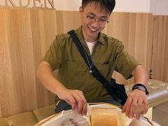 -顶东面包花园·生日蛋糕(世博店)