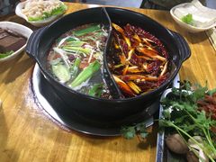 -灌县老妈砂锅串串香(万科红生活广场店)