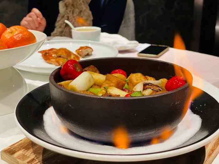 花禾牛(世纪大道店)-"走到门口时,我没有预计到餐厅内部跟花海一.