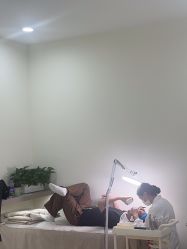 -苗方清颜专业祛痘·皮肤管理