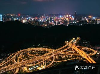 有人说黔春立交既像个迷宫又像个大型的过山车