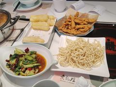 -黄记煌三汁焖锅(新佳丽江汉路店)