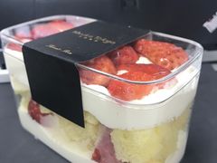 草莓甜品盒-布歌东京(金融街购物中心店)