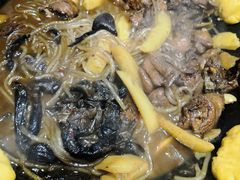 榛蘑-缘福乡村铁锅炖民宿(八达岭店)