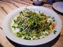 香椿苗拌桃仁-金百万烤鸭店(马甸店)