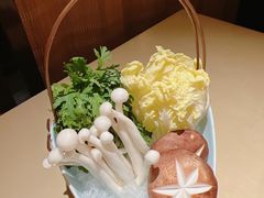 -余欢领鲜火锅(新街口店)