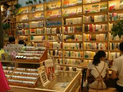 -猫的天空之城概念书店(杭州南宋御街店)