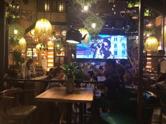 -临界音乐酒馆·小龙虾·江湖菜(华熙LIVE·鱼洞店)