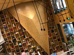 -新华里咖啡书吧(新华书店小寨店)