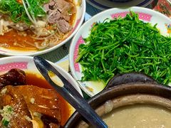 鸡油炒豆苗-细记港九宵夜大牌档(南京西路丰盛里店)