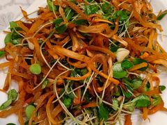 香椿苗拌杏鲍菇-马凯餐厅(地安门店)