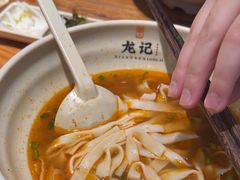 -湘人龙记老长沙米粉(鸟巢店)
