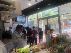 -百品聚旋转火锅(万德庄店)