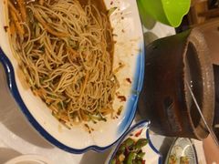 -霄汉牛三鲜湖北砂锅菜(万松园2店)
