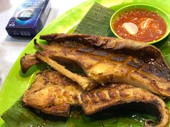 -明记烧鱼美味店