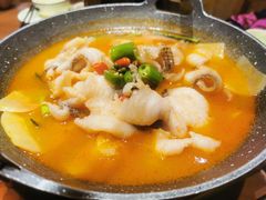 -老滇山寨•云南特色菜•地方菜•民族风情歌舞表演(金碧店)