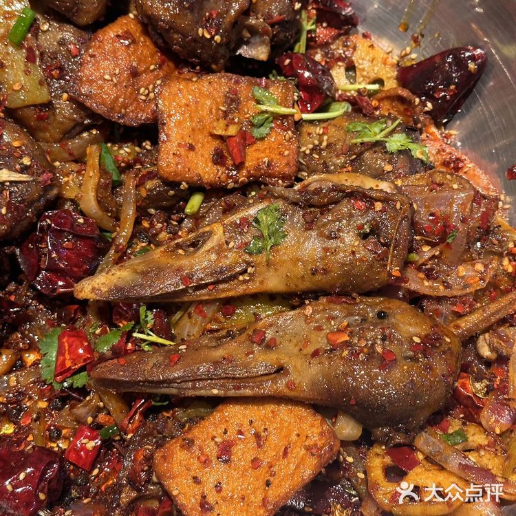 朝阳区东环国际大厦一层南门前去品尝一番