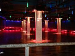 -奔马滚轴溜冰场