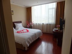 大床-婚房-怡莱酒店(青州宋城古城景区店)