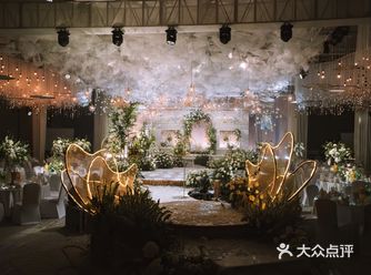 再在天黑后压着马路回来