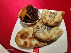 关公饼子配咸菜-山西会馆·晋菜·晋商宴·民俗博物馆(体育路店)