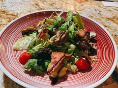 凯撒色拉-BROWNSTONE布朗石西班牙餐厅(富城店)