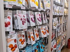 -名创优品(北京新中关购物中心地铁层店)