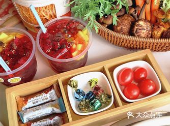 猪肚鸡汤烫野菜｜一口“栽”进春天里