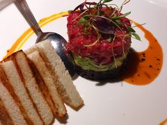 牛肉塔塔配牛油果黑橄榄酱-Solo(衡山路店)