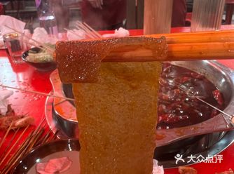 串串店位于二塘路斜坡坡上：井洪串串 二塘路附近的社区
