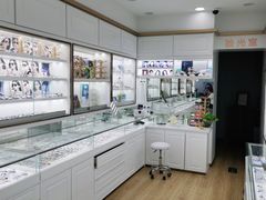 -翰佐蔡司小乐圆·依视路星趣控·暴龙眼镜折扣店