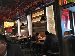 大堂-辣尚瘾·烤鱼·新川菜(交大直营店)