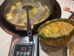 -喃喃椰·糟粕醋·椰子鸡火锅(七堡花园店)