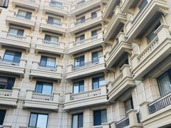 -鲁邦国际风情街(麦世达韩国精品百货店)