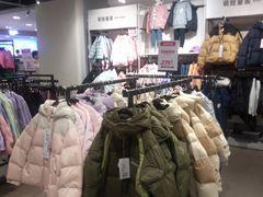 -唯品会(北京国瑞城店)
