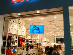 -名创优品(海珠乐峰广场店)