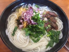 -鸿浩扒猪脚米线