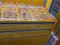 -优医视平价眼镜蔡司依视路折扣工厂店(十里堡店)