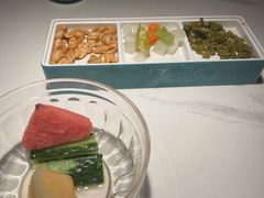 -荷塘秋月·本帮江浙菜(国权路店)