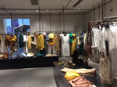 -URBAN REVIVO(欢乐海岸购物中心店)