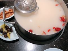 -马家斑.鲜鱼火锅(松湖万科店)