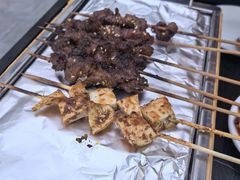 -烤满分·东北烧烤(首经贸店)