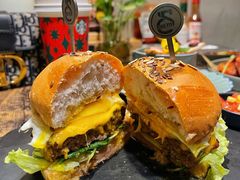 经典芝士汉堡-HIGH FIVE哈福手工汉堡(桂林路店)