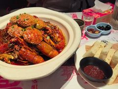 -肥肥虾庄·金牌油焖大虾(汉街SKP店)