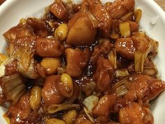 宫保鸡丁拼秘汁鸡排盖饭-和合谷(北新桥店)