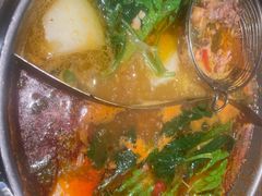 -野山舂·贵州现舂酸汤火锅(鸿通城店)