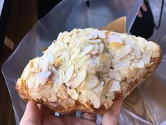 杏仁羊角-麦田工坊(月湖店)