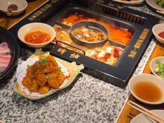 -老牌坊云南鱼豆花火锅(哈西万达店)
