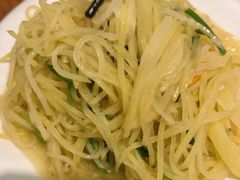 酸辣土豆丝-晚归月亮湾私家菜(临邑路店)