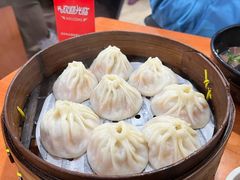 -莱莱小笼·乔艾